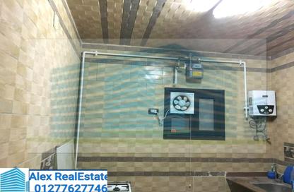 Apartment - 3 Bedrooms - 1 Bathroom for rent in Al Mosheer Ahmed Ismail St. - Sidi Gaber - Hay Sharq - Alexandria