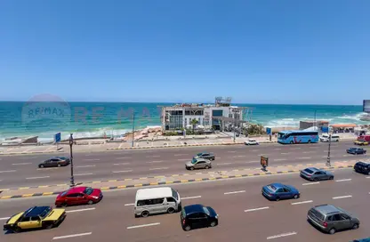 شقة - 4 غرف نوم - 3 حمامات للايجار في الشاطبي - حي وسط - الاسكندرية