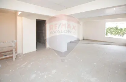 محل - استوديو - 2 حمامات للايجار في كفر عبده - رشدي - حي شرق - الاسكندرية