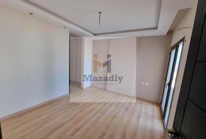 8377372 - Property Image 3