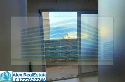 شقة - 3 غرف نوم - 2 حمامات للايجار في شارع بورسعيد - الإبراهيمية - حي وسط - الاسكندرية