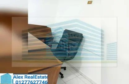 Office Space - 3 Bedrooms - 1 Bathroom for rent in Port Said St. - Sporting - Hay Sharq - Alexandria