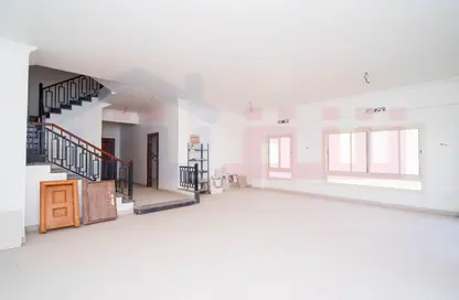 Apartment - 7 Bedrooms - 3 Bathrooms for sale in New Smouha - Smouha - Hay Sharq - Alexandria