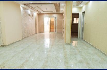 Apartment - 3 Bedrooms - 1 Bathroom for sale in Ahmed Kamha St. - Ibrahimia - Hay Wasat - Alexandria