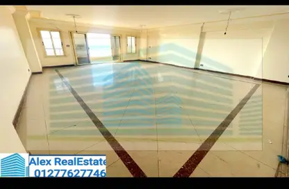 Apartment - 3 Bedrooms - 3 Bathrooms for rent in Al Geish Road - Glim - Hay Sharq - Alexandria