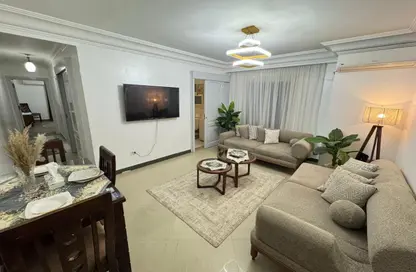 Apartment - 2 Bedrooms - 1 Bathroom for rent in Lebanon Square - Mohandessin - Giza