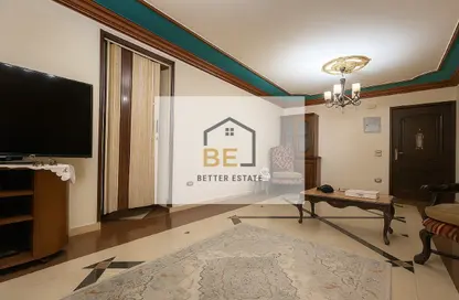 شقة - 3 غرف نوم - 1 حمام للبيع في شارع بهجت - ميدان الحجاز - النزهة - القاهرة