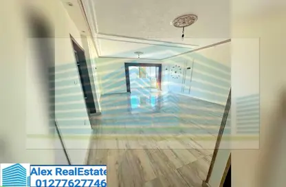 Apartment - 3 Bedrooms - 1 Bathroom for rent in Al Mosheer Ahmed Ismail St. - Sidi Gaber - Hay Sharq - Alexandria