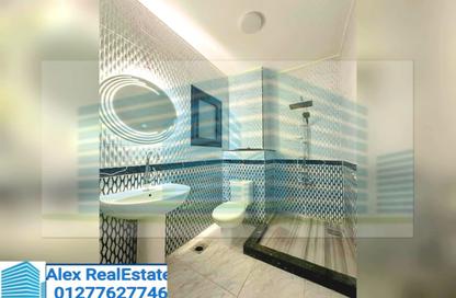 Apartment - 3 Bedrooms - 2 Bathrooms for rent in Al Madrasa Al Swesria St. - Camp Chezar - Hay Wasat - Alexandria