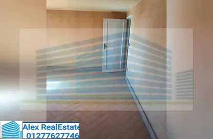 Office Space - 3 Bedrooms - 1 Bathroom for rent in Salah Salem St. - Raml Station - Hay Wasat - Alexandria