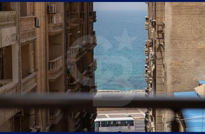 Apartment - 3 Bedrooms - 1 Bathroom for sale in Shaarawy St. - Laurent - Hay Sharq - Alexandria