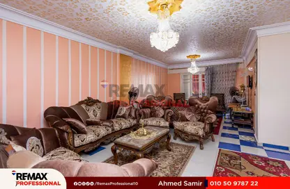 شقة - 3 غرف نوم - 2 حمامات للبيع في شارع بورسعيد - الشاطبي - حي وسط - الاسكندرية