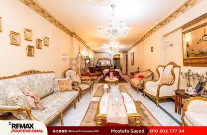 Apartment - 3 Bedrooms - 2 Bathrooms for sale in Ismail Al Habrouk St. - Glim - Hay Sharq - Alexandria