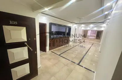 Apartment - 3 Bedrooms - 2 Bathrooms for sale in Al Nasr St. - Smouha - Hay Sharq - Alexandria