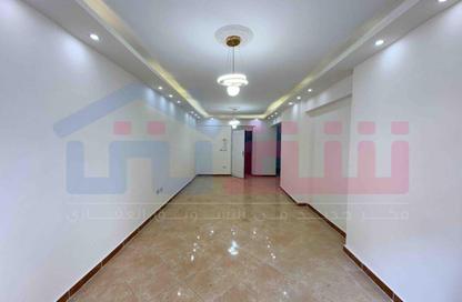 Apartment - 3 Bedrooms - 1 Bathroom for sale in Kaaed Asrab Al Behar St. - Miami - Hay Awal El Montazah - Alexandria