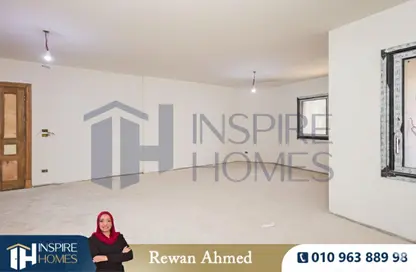 شقة - 3 غرف نوم - 3 حمامات للبيع في زيزينيا - حي شرق - الاسكندرية