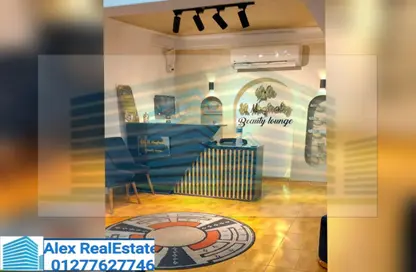 Office Space - 2 Bedrooms - 1 Bathroom for rent in Al Ghardaqah St. - San Stefano - Hay Sharq - Alexandria