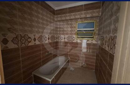 Apartment - 3 Bedrooms - 2 Bathrooms for sale in Mostafa Fahmy St. - Glim - Hay Sharq - Alexandria