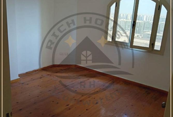 78404694 - Property Image 3