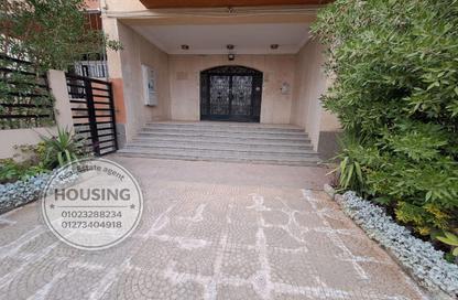 Apartment - 3 Bedrooms - 2 Bathrooms for sale in Gamal Abdel-Nasser Axis - 6 October City - Giza