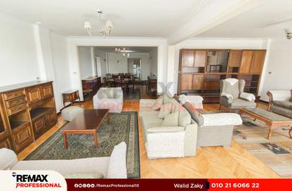 Apartment - 3 Bedrooms - 2 Bathrooms for rent in Kafr Abdo St. - Kafr Abdo - Roushdy - Hay Sharq - Alexandria