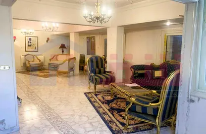 Apartment - 3 Bedrooms - 2 Bathrooms for sale in Eltayar Ahmed Abo Al Sooud St. - Bolkly - Hay Sharq - Alexandria