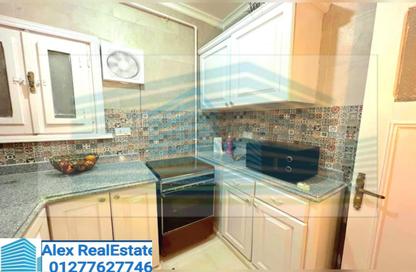 Apartment - 2 Bedrooms - 1 Bathroom for rent in Al Geish Road - Glim - Hay Sharq - Alexandria