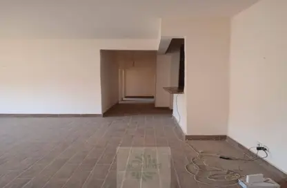 شقة - 3 غرف نوم - 2 حمامات للبيع في الحي السادس عشر - الشيخ زايد - الجيزة