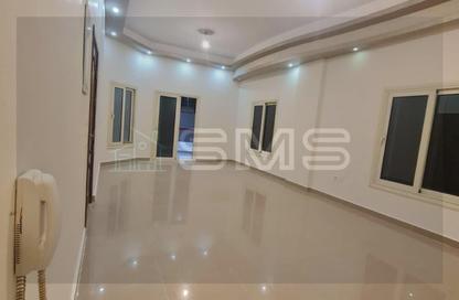 Apartment - 3 Bedrooms - 2 Bathrooms for rent in Orouba Axis - Area A - Ganoob El Acadimia - New Cairo City - Cairo Apartment - 3 Bedrooms - 2 Bathrooms for rent in Orouba Axis - Area A - Ganoob El Acadimia - New Cairo City - Cairo