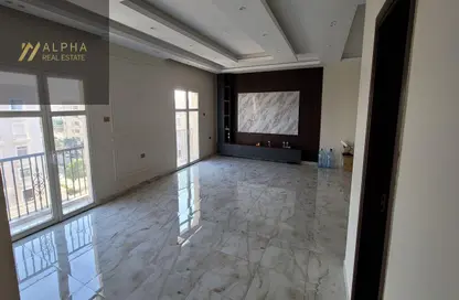Apartment - 4 Bedrooms - 4 Bathrooms for rent in The Residences - New Cairo City - Cairo