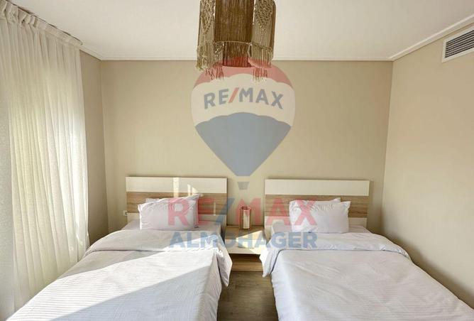 8246880 - Property Image 3