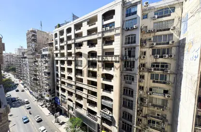 شقة - 3 غرف نوم - 2 حمامات للبيع في لوران - حي شرق - الاسكندرية