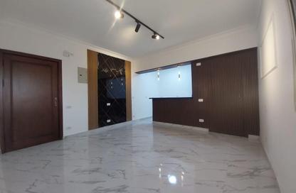 Apartment - 1 Bedroom - 1 Bathroom for sale in Sarayat Al Maadi - Hay El Maadi - Cairo