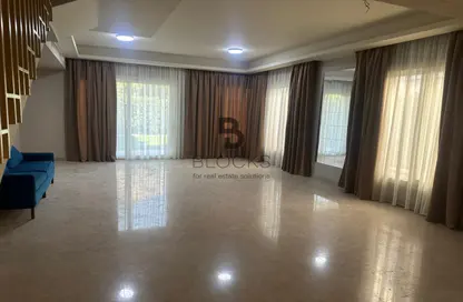 منزل مزدوج - 3 غرف نوم - 5 حمامات للايجار في اتريو - كمبوندات الشيخ زايد - الشيخ زايد - الجيزة