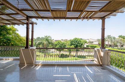 فيلا - 5 غرف نوم - 5 حمامات للايجار في سوان ليك قطامية - التجمع الاول - مدينة القاهرة الجديدة - القاهرة