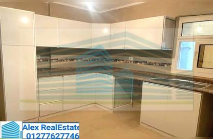 Apartment - 3 Bedrooms - 2 Bathrooms for rent in Grand View - Smouha - Hay Sharq - Alexandria