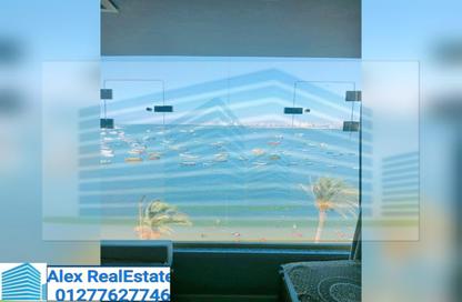Apartment - 2 Bedrooms - 2 Bathrooms for rent in Al Geish Road - El Anfoshy - Hay El Gomrok - Alexandria
