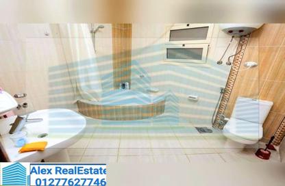 Apartment - 3 Bedrooms - 3 Bathrooms for rent in Gleim Square - Glim - Hay Sharq - Alexandria