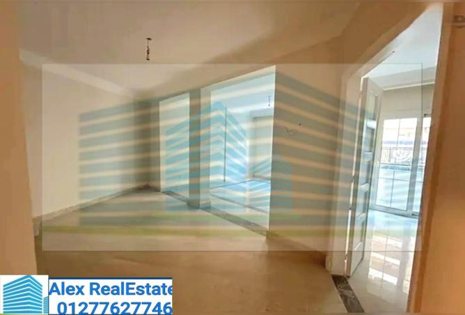 8008403 - Property Image 2