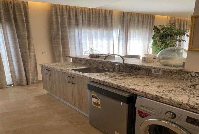 8015312 - Property Image 2