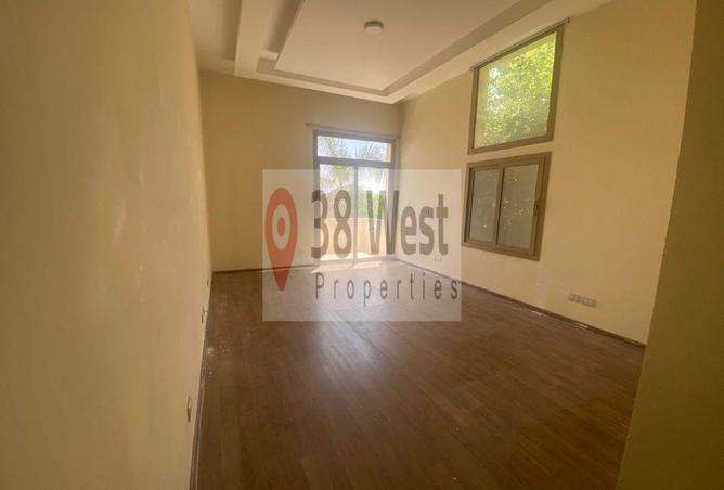 8382802 - Property Image 3