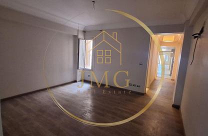 Apartment - 4 Bedrooms - 3 Bathrooms for sale in Mohamed Fawzy Moaz St. - Smouha - Hay Sharq - Alexandria