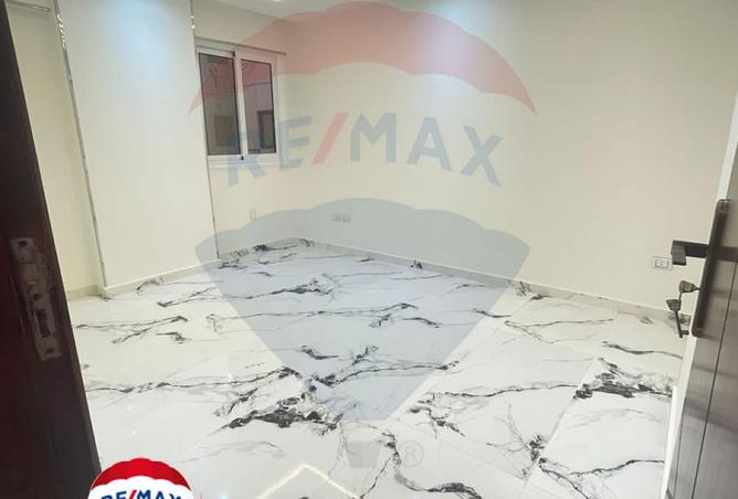 8037693 - Property Image 2