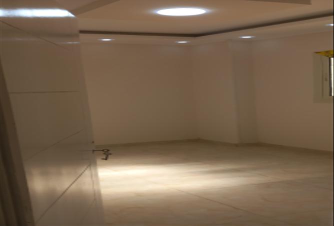 8043083 - Property Image 3