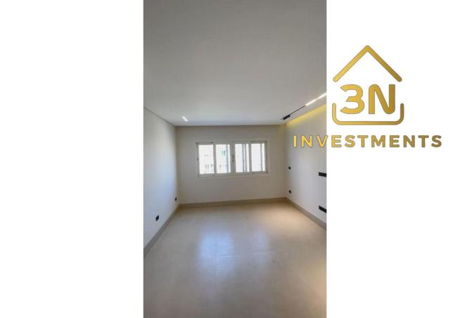 8043687 - Property Image 2