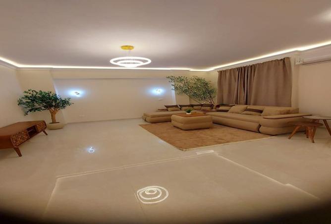 8044645 - Property Image 2