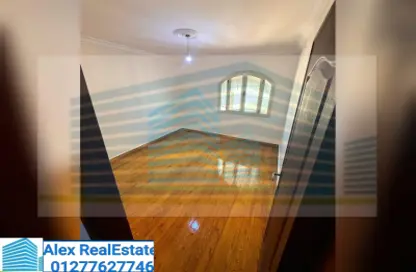 Apartment - 3 Bedrooms - 3 Bathrooms for rent in Kafr Abdo St. - Kafr Abdo - Roushdy - Hay Sharq - Alexandria