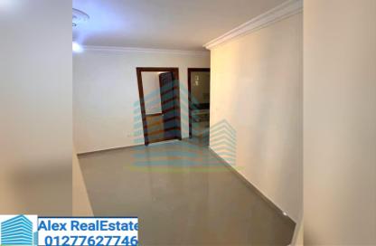 Apartment - 3 Bedrooms - 3 Bathrooms for rent in Kafr Abdo St. - Kafr Abdo - Roushdy - Hay Sharq - Alexandria