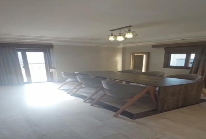 8047742 - Property Image 2