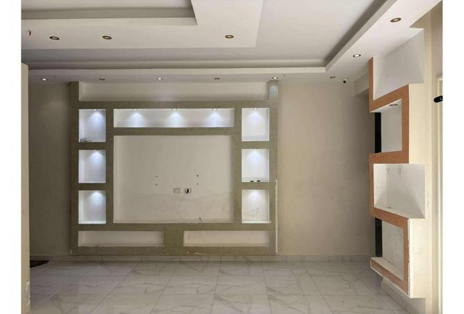 8054661 - Property Image 2